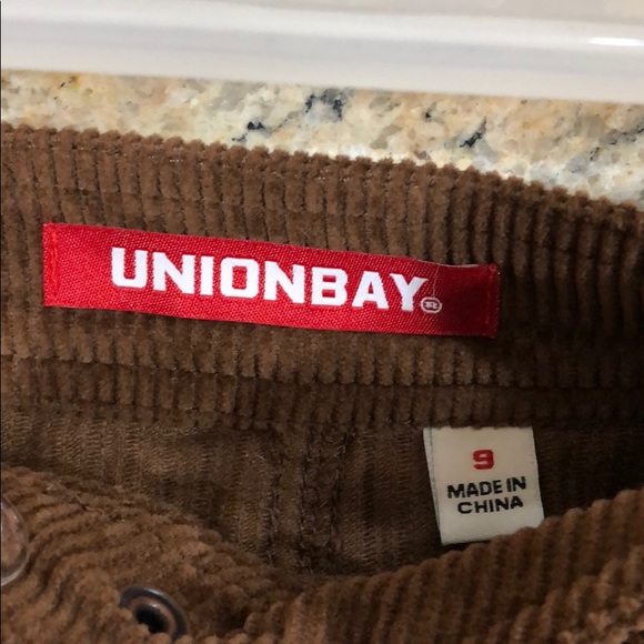 Corduroy Skirt with button and zipper - Picture 4 of 4